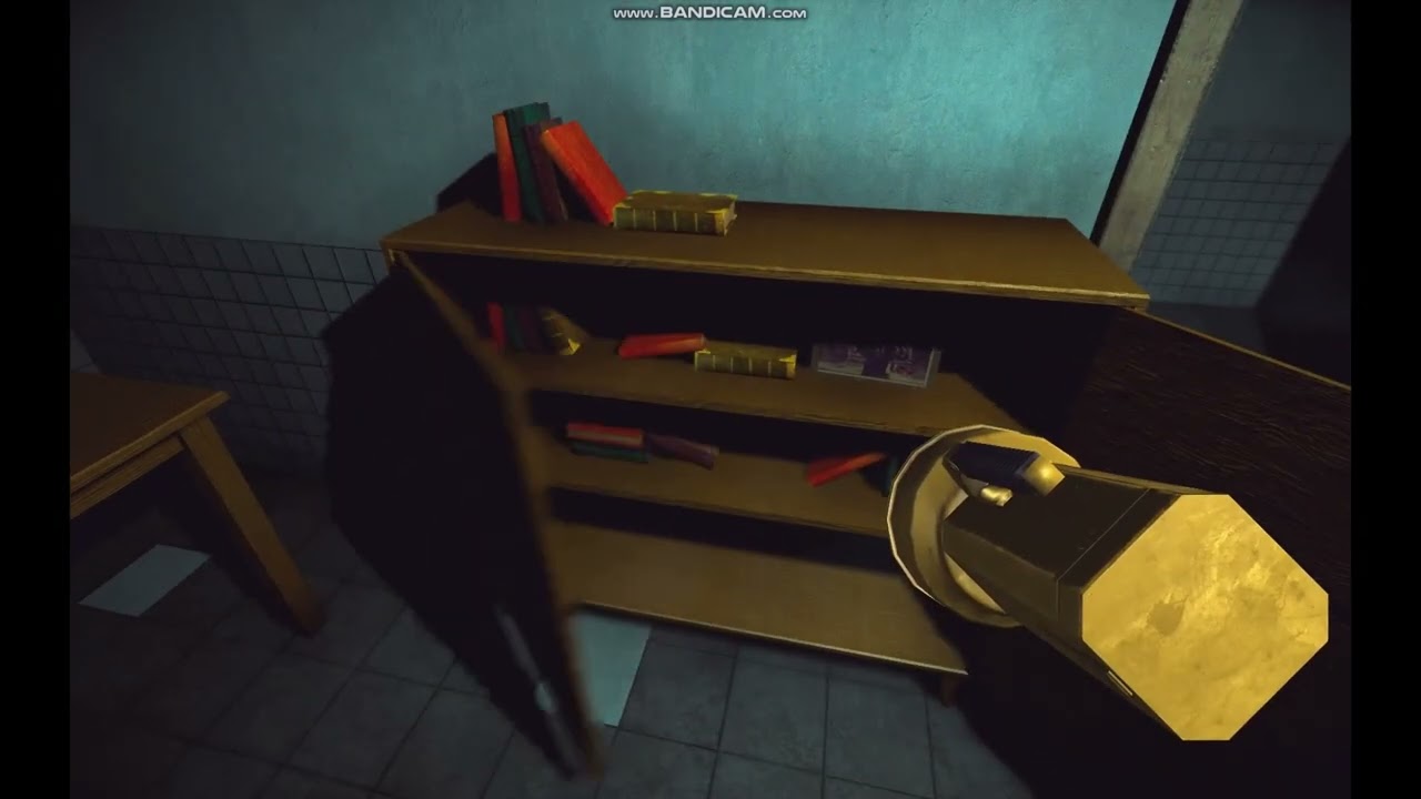 2 random "horror" games I found on Game jolt