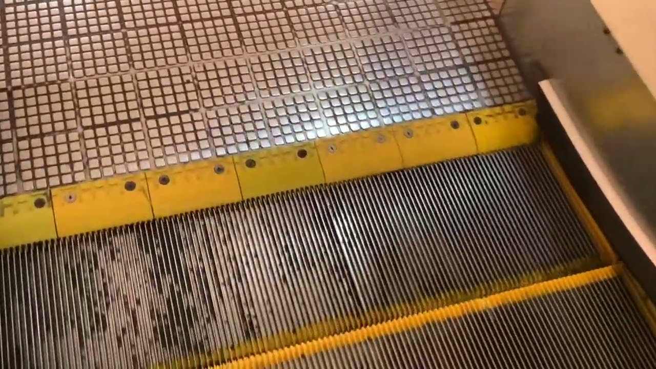 Fahrenhite shopping mall new escalators 