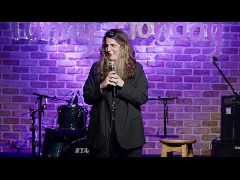 Raising children versus raising a dog - English standup