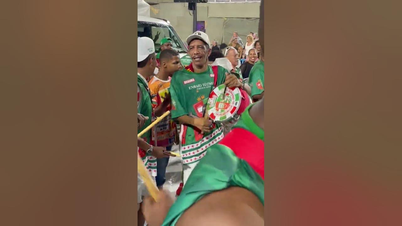 ✨Carnaval e suas poesias✨ Mestre Marcão da Tuiuiti na Bateria da Grande Rio