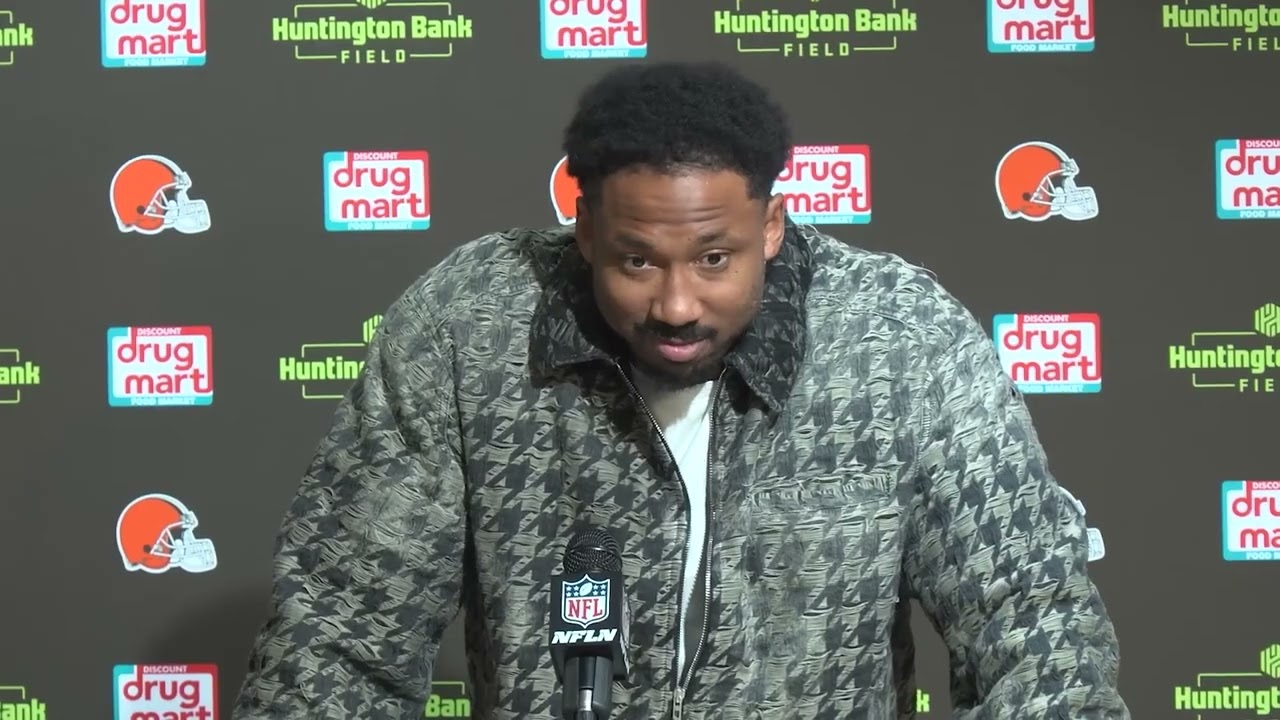 Carson Schwesinger Named NFL Rookie of the Week for Week 11