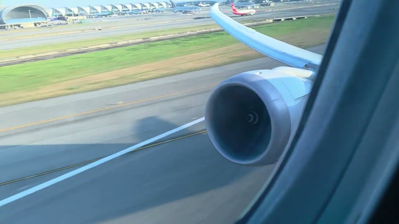 Rolls  - Royce Trent 1000 engine,  ( 75000 lbf ).  BOEING 787 Dreamliner, TAKEOFF from Bangkok.    