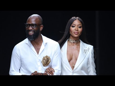 Naomi Campbell DOUBLE TURNS At Mai Atafo Winter 2019 Runway