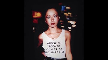 Between a ringtone and the entropic expression of a thought