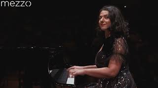 Miniatura de "Khatia Buniatishvili plays  Beethoven's Piano Concerto No.1 - Marin alsop, Orchestre de Paris"