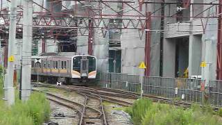 JR東日本E129系2両編成白新線「新潟行」 新潟駅到着