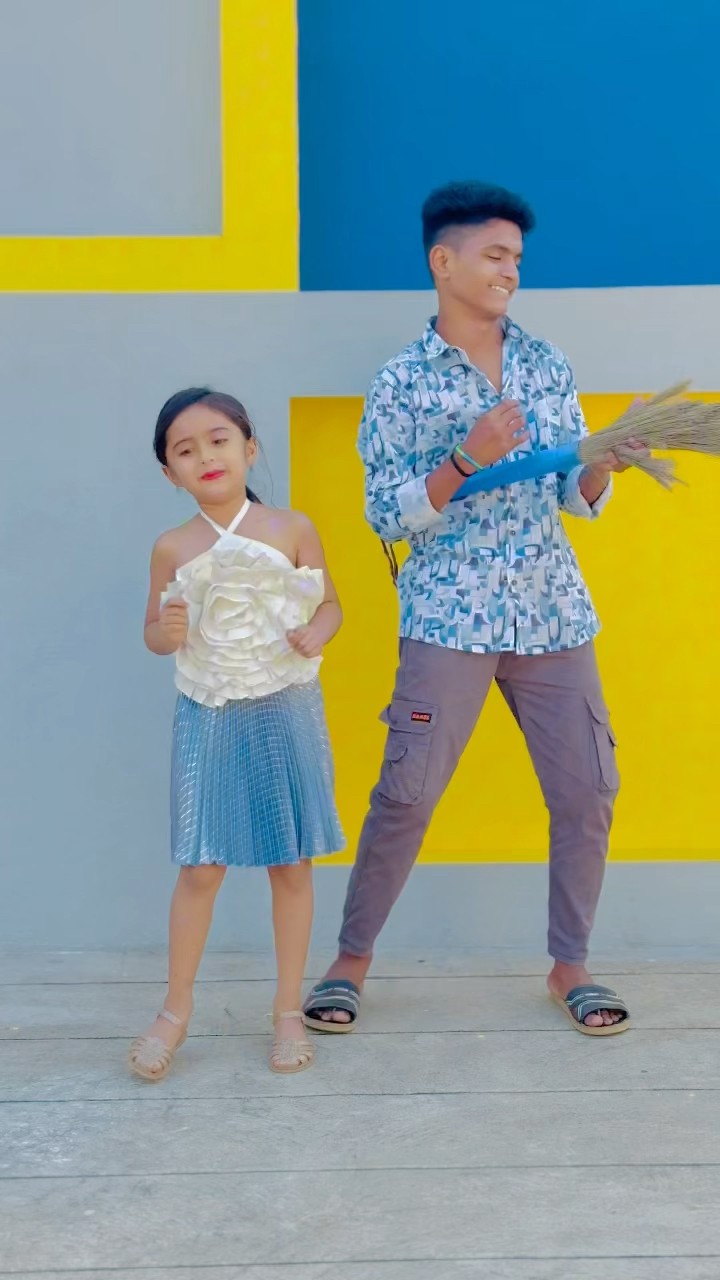 Humko tumse pyaar hai ?❤️?? @nishita1962 #couple #funny #cover #bollywood #gitarcover #viral
