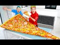 CHI MANGIA la PIZZA più GRANDE al MONDO VINCE 1000€😨(Crazie e Foxy)