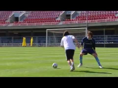 Lionel Messi - How to Dribble like me