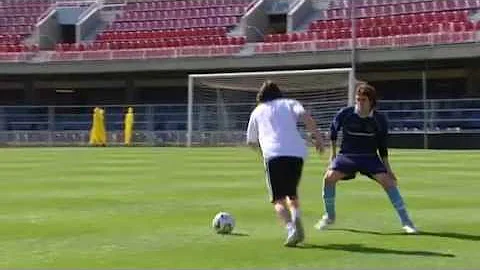 Lionel Messi - How to Dribble like me