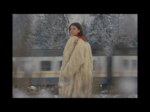 Polina Offline  -  Девочка зима (Official Music Video)