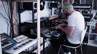 Polyend Instruments in Isobutane's trip back in time to the 80ties