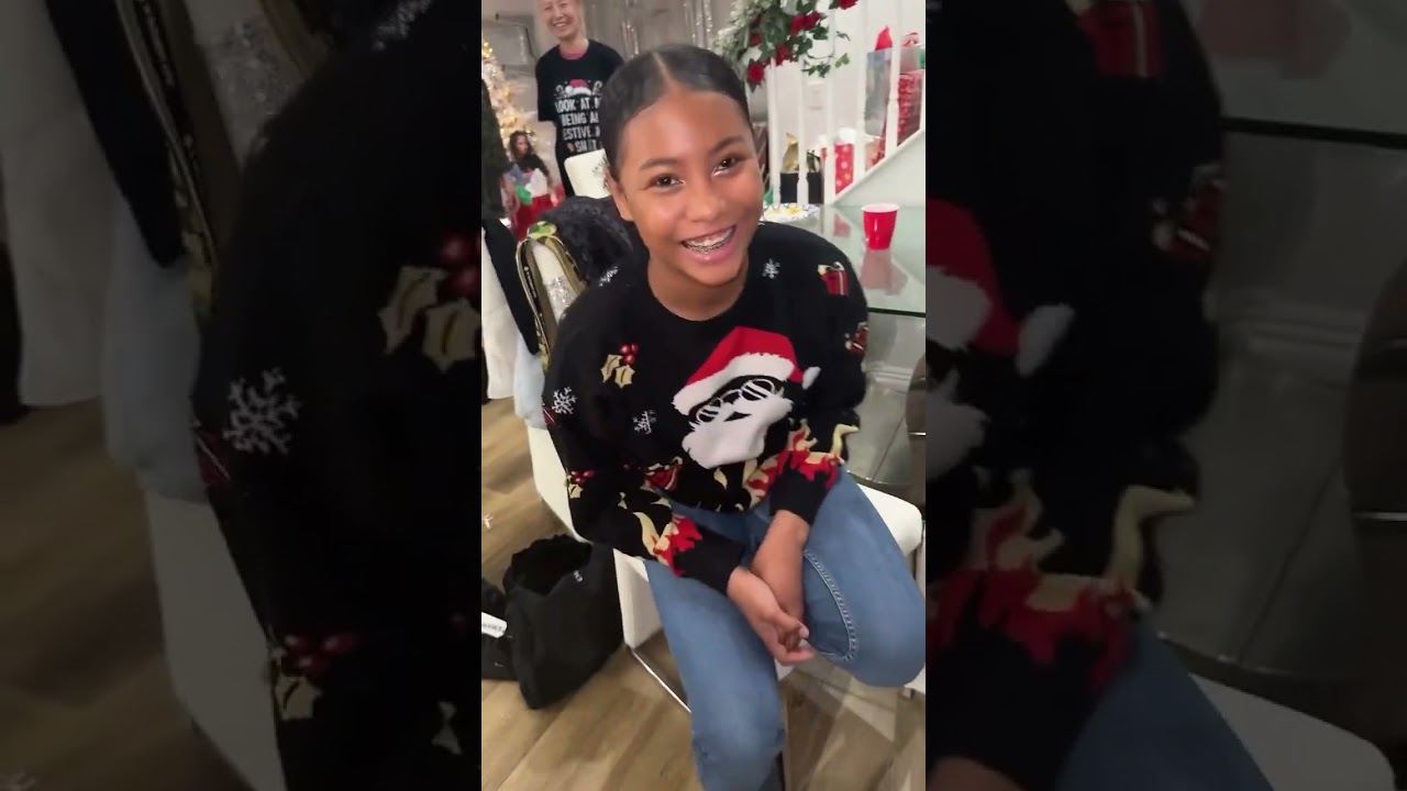 Merry Christmas everyone 🎁❤️ from Momma and Papa Claus ❤️