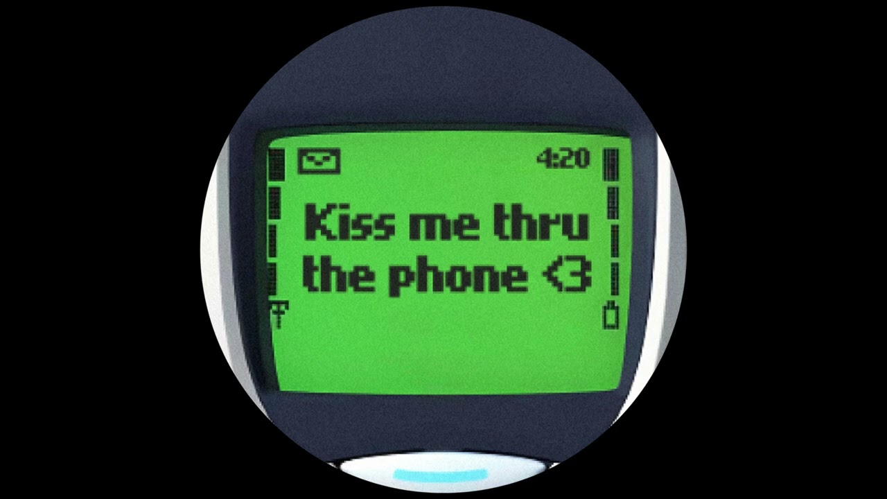 Weirdtechnogirlfriend & Paul Le Báy - Kiss Me Thru The Phone