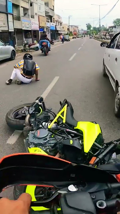 Duke250 crash 😭full video is available on this channel 😭#bikestunt #rider #wheelie #dehradun ￼