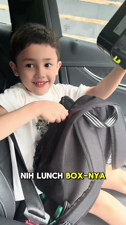 mama Ussy jemput Saka sekolah