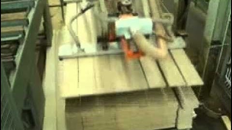 UniGripper - Feeding of a door frame manufacture