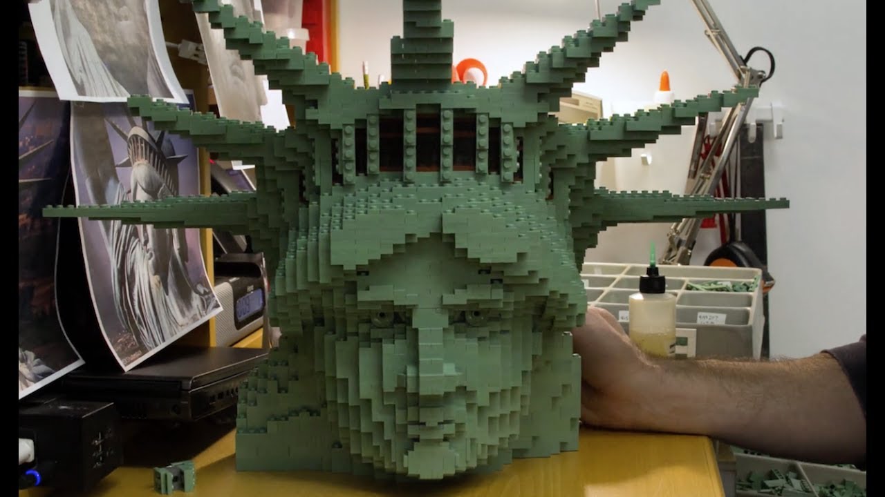 Stunning Creation of 9 Foot Tall Statue of Liberty - LEGO - Time Lapse 