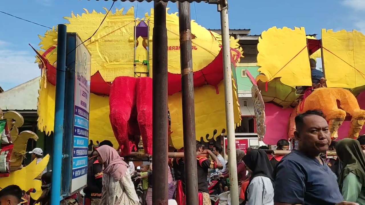 odong-odong betawi di tambelang, warga ramai2 melihat pertunjukan  #bekasi