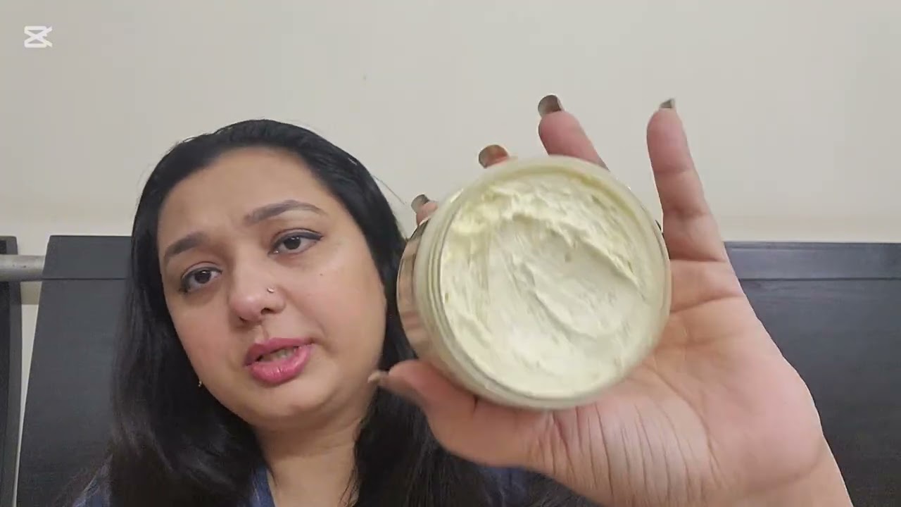 Watch how to properly apply hair butter for deep nourishment and smooth, frizz-free hair. 