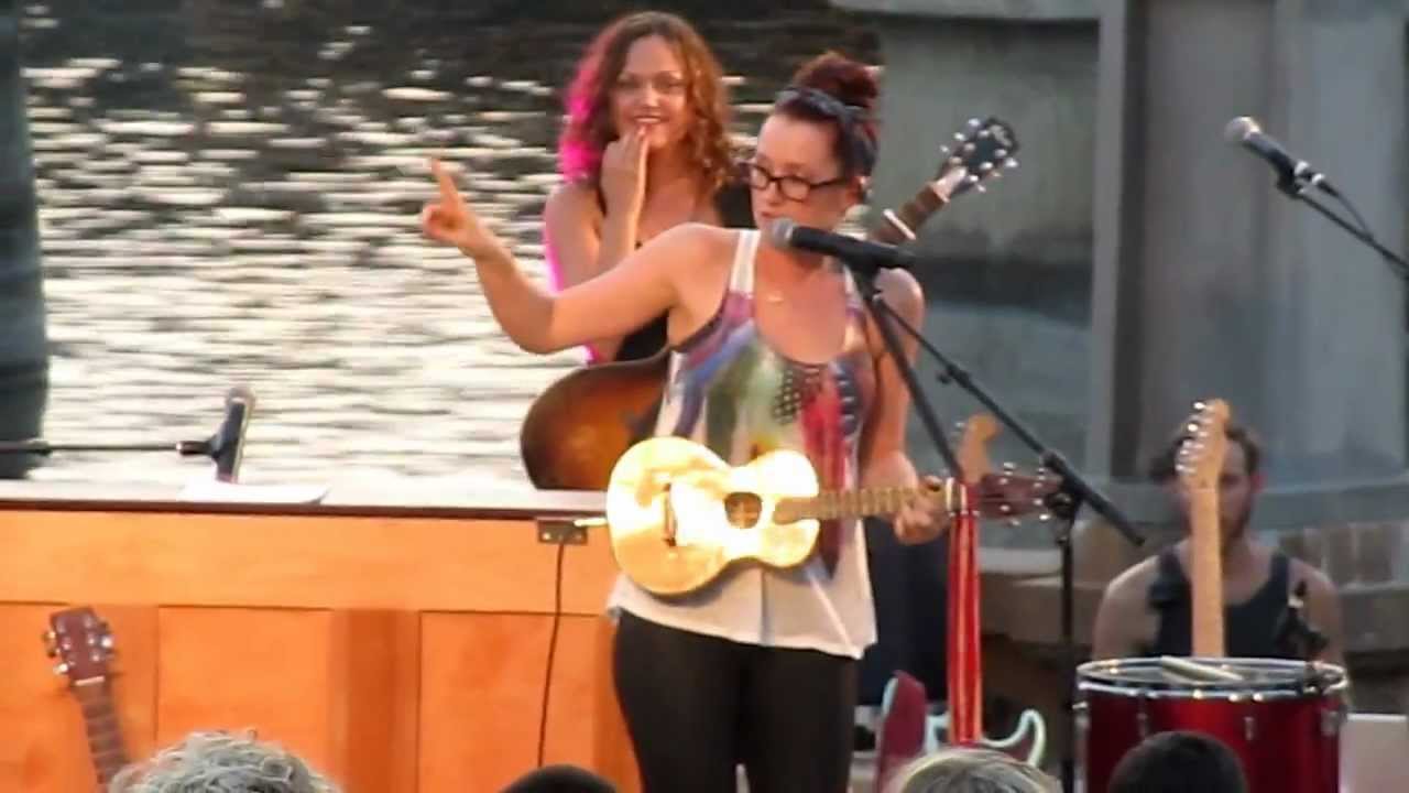 Ingrid Michaelson Boobs