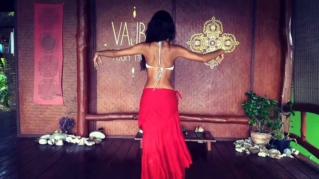 Mina Belly Dance with Albert Buss/Al Andalus Flamenco Oriental song @Koh Phangan Thailand