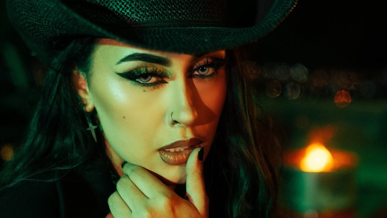 Watch Mil amores - Domenica on YouTube Watch Mil amores - Domenica on YouTube