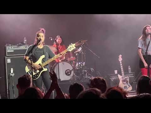 Warpaint "I'm So Tired" (Fugazi cover) live @ The Observatory in Santa Ana, CA (12/14)