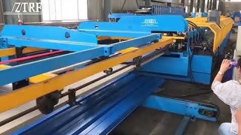 Auto stacker in the roofing sheet roll forming machine