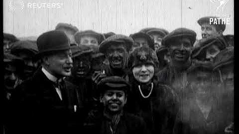 Sir Frece and his wife at Ashton-under-Lyne (1920)