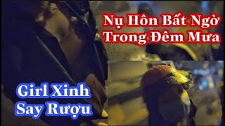 ( P1) Anh Xe Ôm Số Hưởng Bất Ngờ Bị Girl Xinh  Hôn Trong Đêm Mưa - Long Nhong Channel