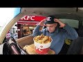 Гигантский баскет из KFC за 1489 руб??? 10 видов жареной курицы КФС в одном ведре! Обзор еды