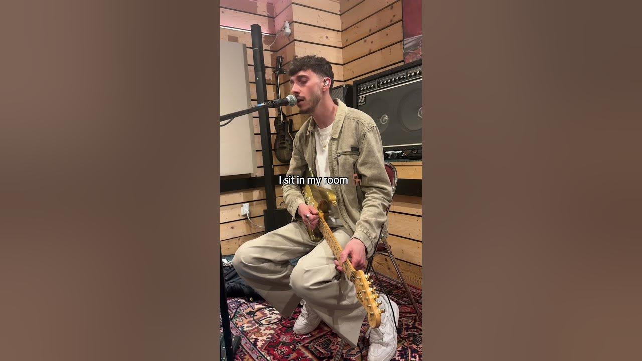 Playing this song for the first time #guitar #guitarmusic #music #rock #saults