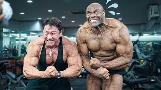 Bob Sapp & Korea Bodybuilder Jaehun's insane Push Day
