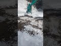 Removing snow with excarvator grapple enerodiez雪作業