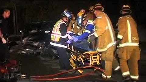 Man badly hurt when car hits pole - 2010-12-27