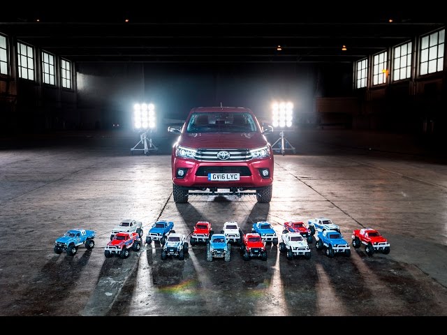 Video: Hilux Little and Large: Pull