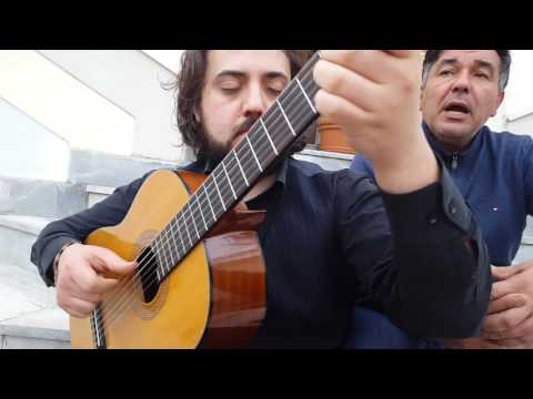 Francesco Maria Martorana alla chitarra e il cantastorie Michelangelo Balistreri