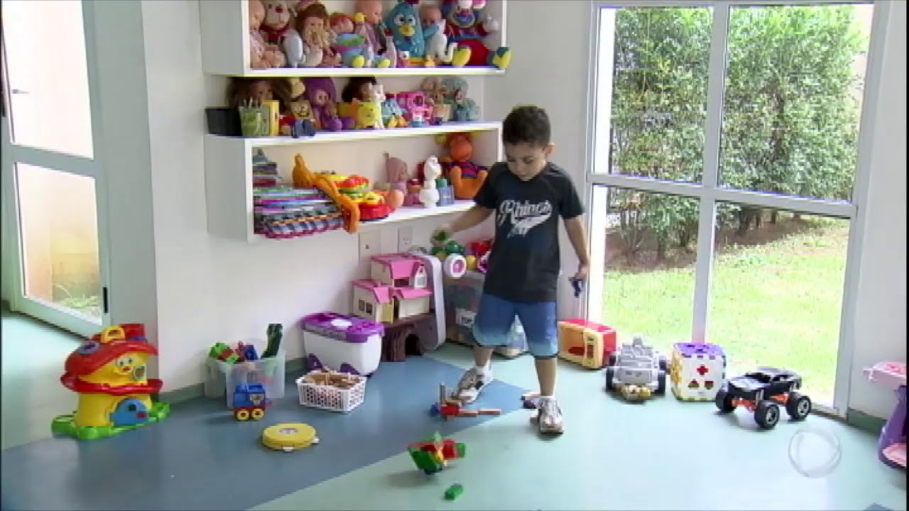 Conheça os sinais que podem indicar problema auditivo nas crianças