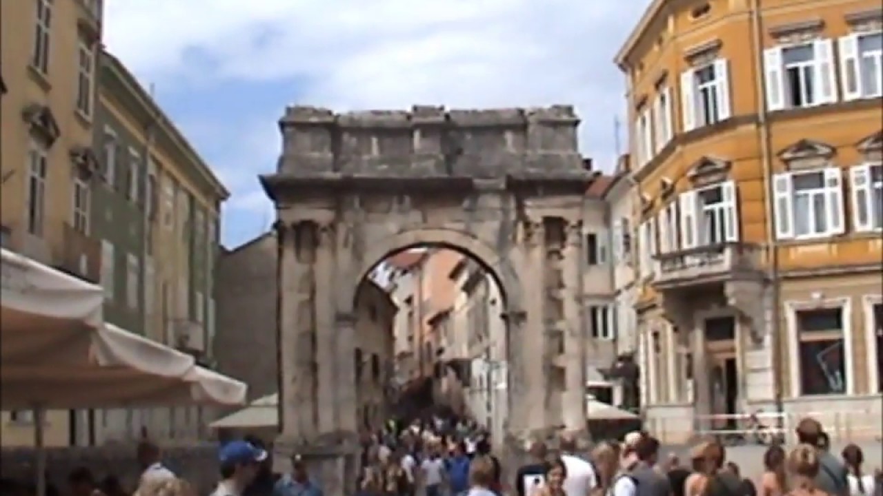 Arch of the Sergii in Pula