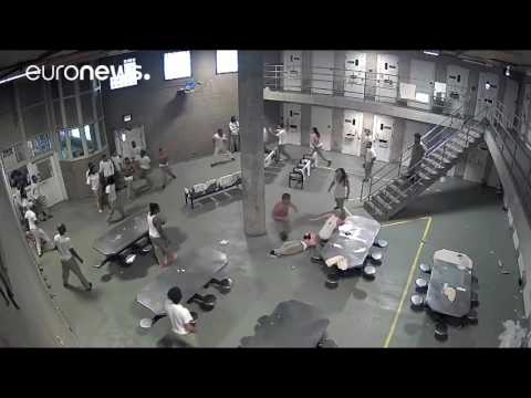 Videó: A Félelmetes Jelet Egy Biztonsági Kamera Fényképezte Egy Brazil Börtönben - Alternatív Nézet
