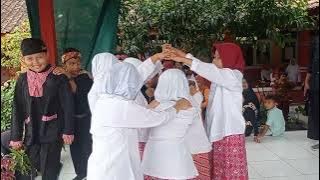 Mieling Poe Basa Indung Sadunya