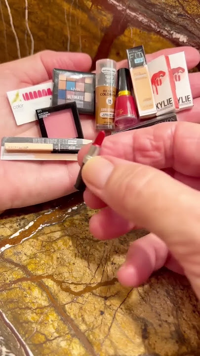 Tiny Makeup