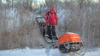 Буксировщик Барс Следопыт М на спуске(, 2016-02-11T10:59:33.000Z)