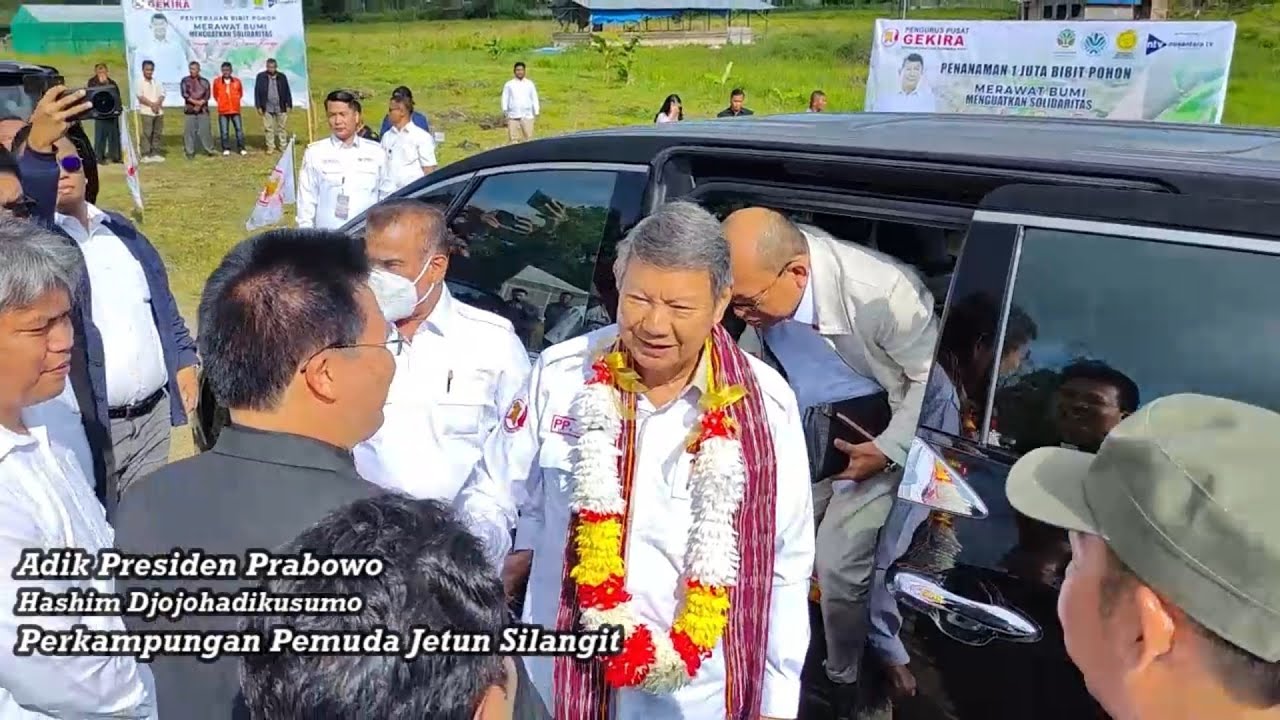 Kedatangan Hashim Djojo Kusumo Disambut Ephorus HKBP di Jetun Silangit