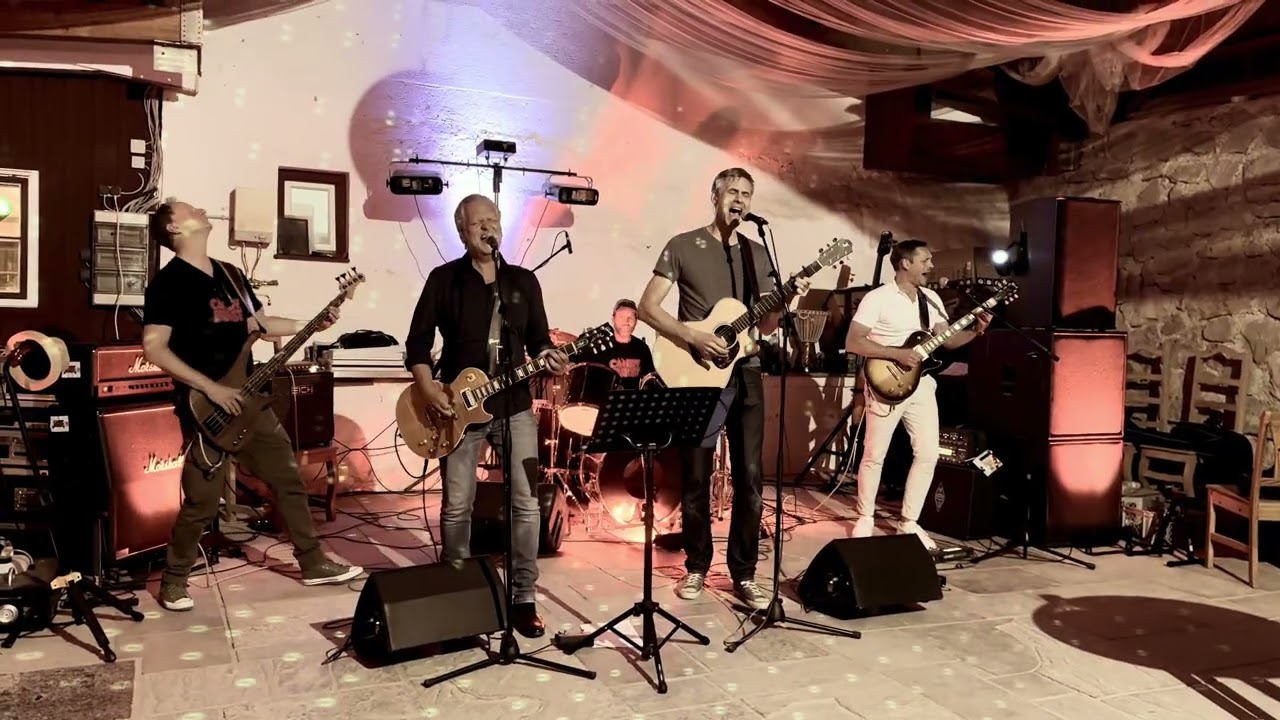 Redlingerhütte Rock in the Woods