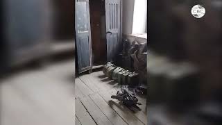 Десятки автоматов и тысячи патронов: В Ханкенди продолжают находить брошенное армянами оружие