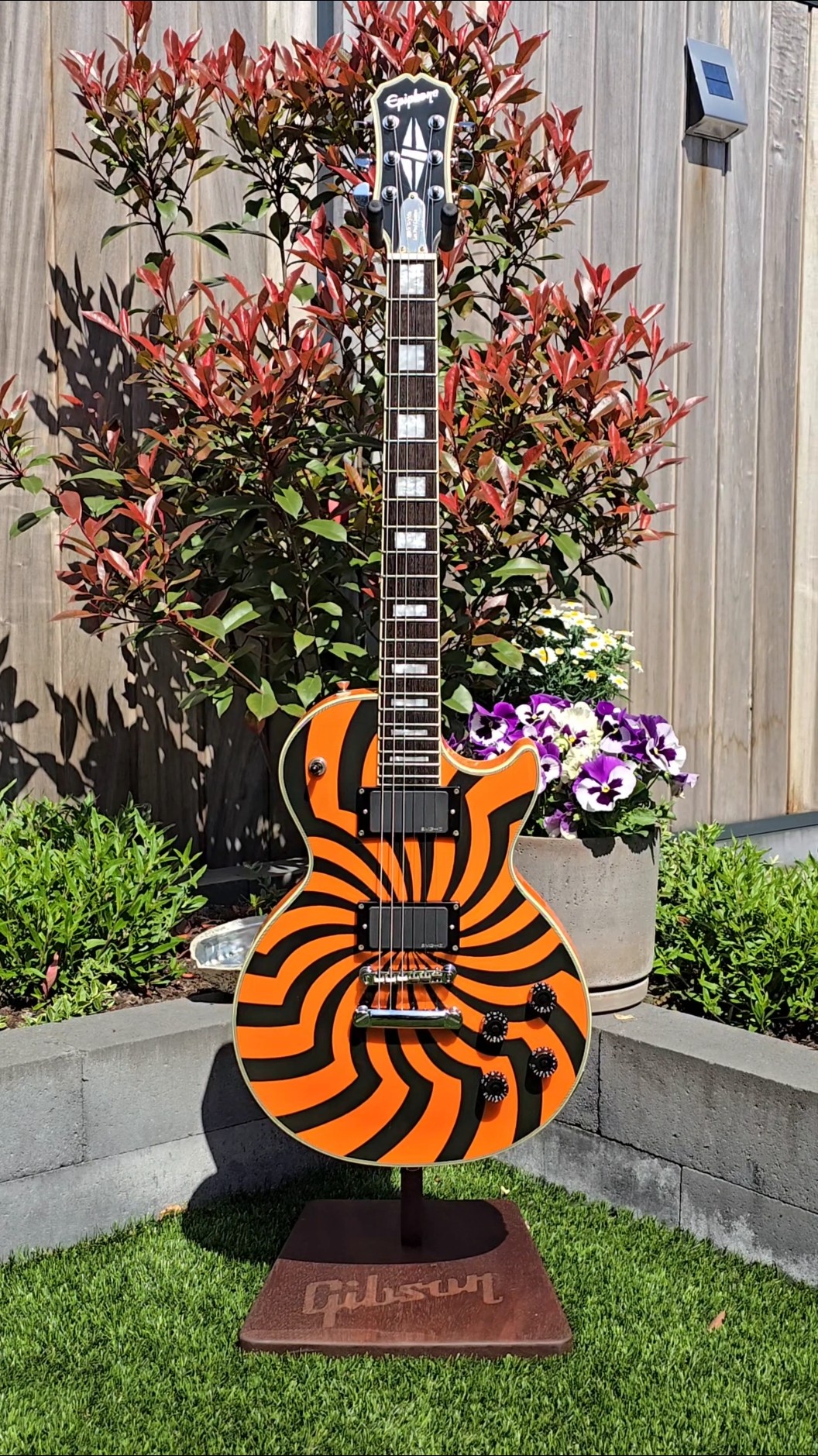 Epiphone Les Paul Custom Zakk Wylde Buzzsaw (SIGNED!) - YouTube