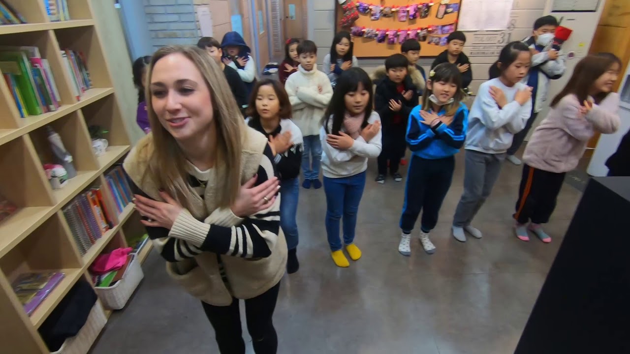 Quest Academy Christmas Dance (Youngest Students) - YouTube