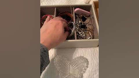 ASMR - Sorting jewelry and perfume bottles, clicking and rummaging, soft-spoken, no tapping